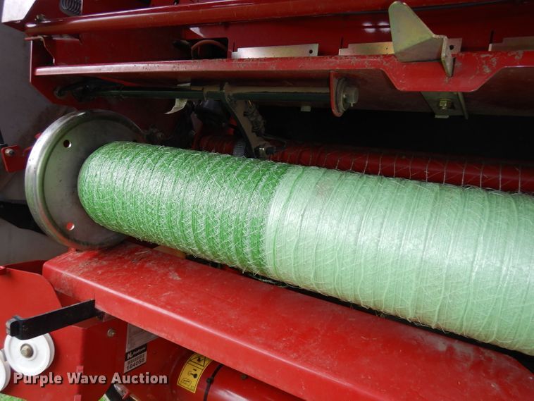 image for item DJ2974 2016 New Holland Rollbelt 560  specialty crop round baler