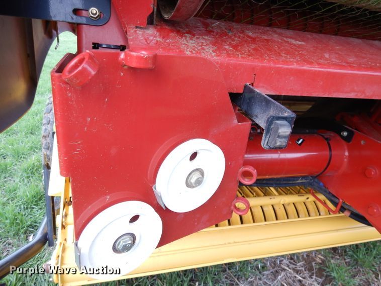 image for item DJ2974 2016 New Holland Rollbelt 560  specialty crop round baler