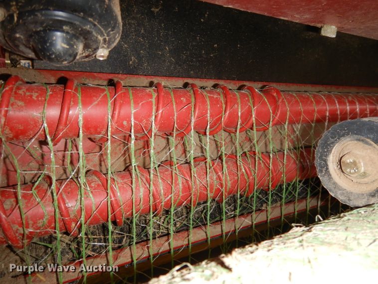 image for item DJ2974 2016 New Holland Rollbelt 560  specialty crop round baler