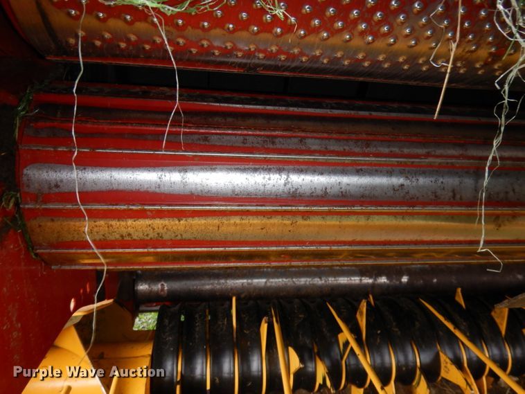 image for item DJ2974 2016 New Holland Rollbelt 560  specialty crop round baler