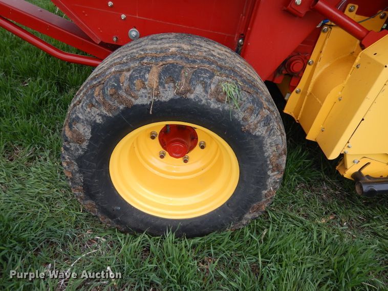 image for item DJ2974 2016 New Holland Rollbelt 560  specialty crop round baler