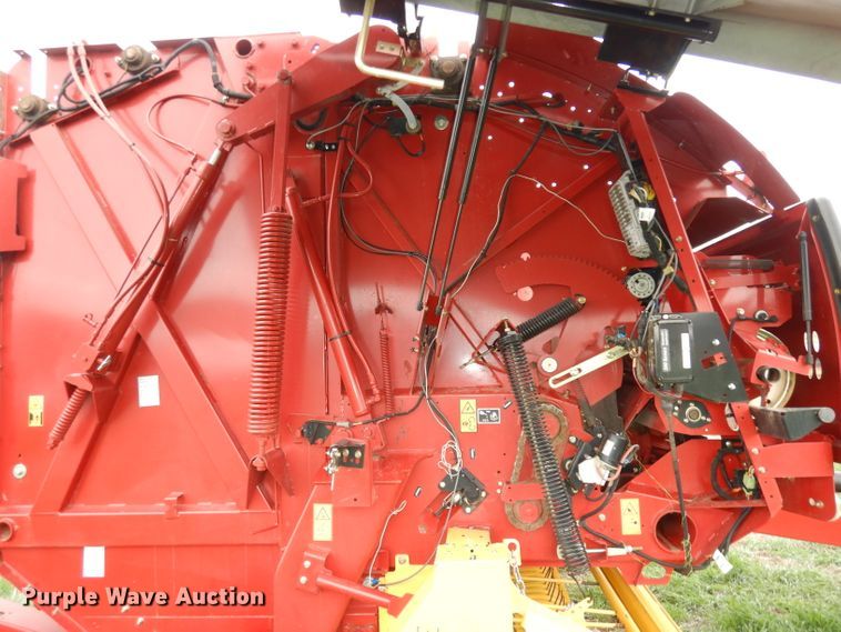 image for item DJ2974 2016 New Holland Rollbelt 560  specialty crop round baler