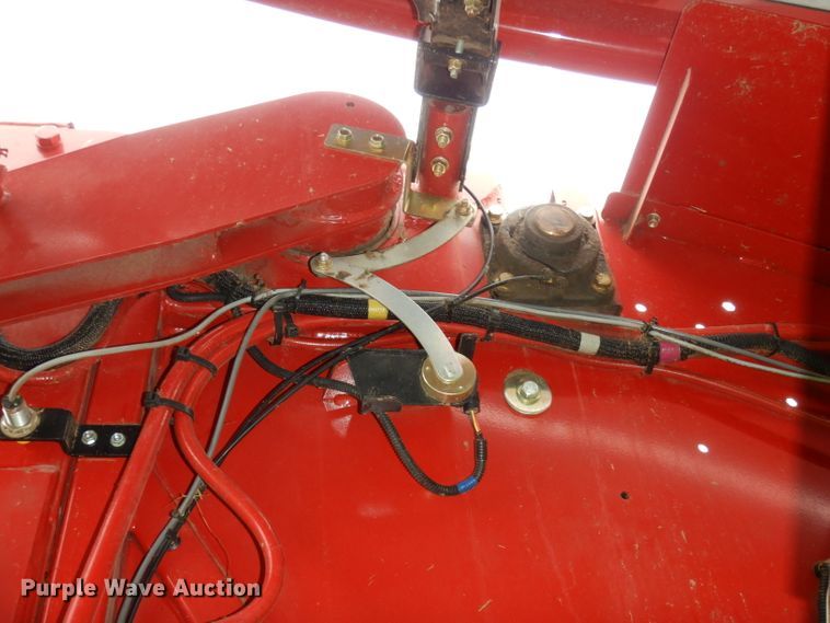 image for item DJ2974 2016 New Holland Rollbelt 560  specialty crop round baler