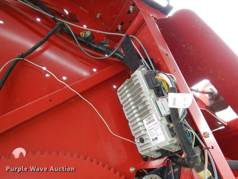 image for item DJ2974 2016 New Holland Rollbelt 560  specialty crop round baler