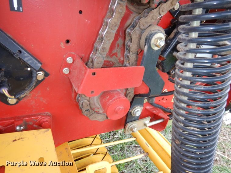 image for item DJ2974 2016 New Holland Rollbelt 560  specialty crop round baler