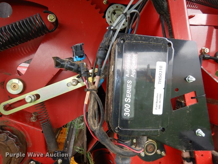 image for item DJ2974 2016 New Holland Rollbelt 560  specialty crop round baler