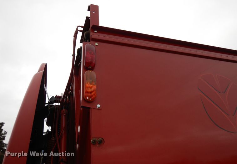 image for item DJ2974 2016 New Holland Rollbelt 560  specialty crop round baler