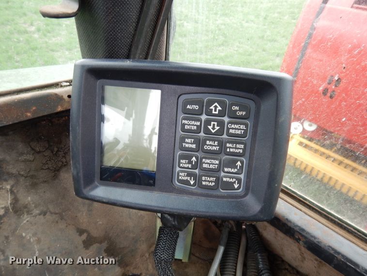 image for item DJ2974 2016 New Holland Rollbelt 560  specialty crop round baler