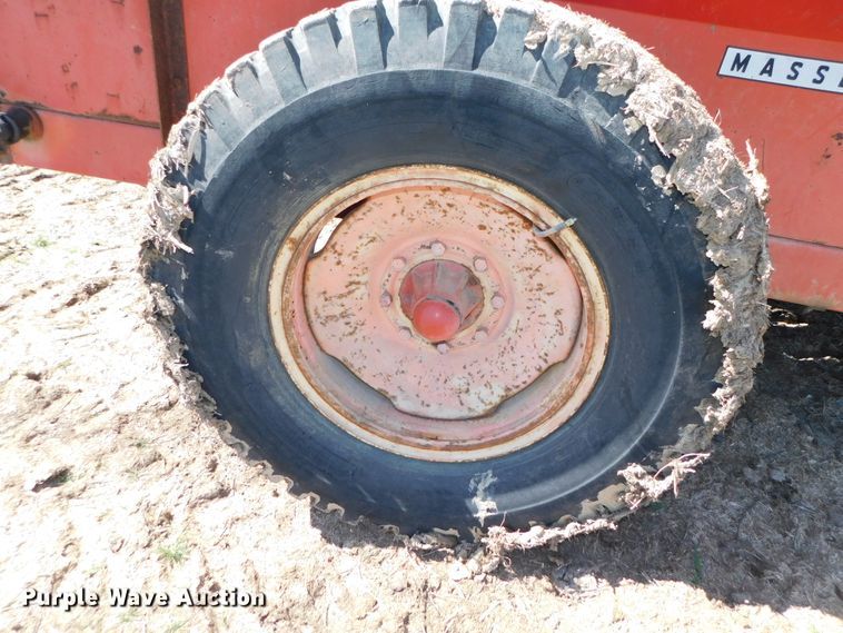 image for item DJ5988 Massey Ferguson 110  manure spreader