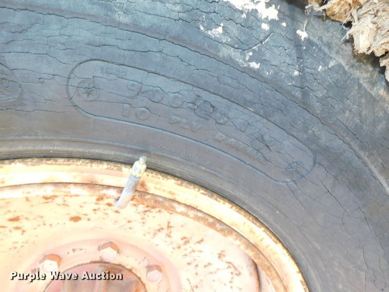 image for item DJ5988 Massey Ferguson 110  manure spreader