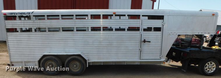 image for item DJ5997 1990 Featherlite GN720 livestock trailer