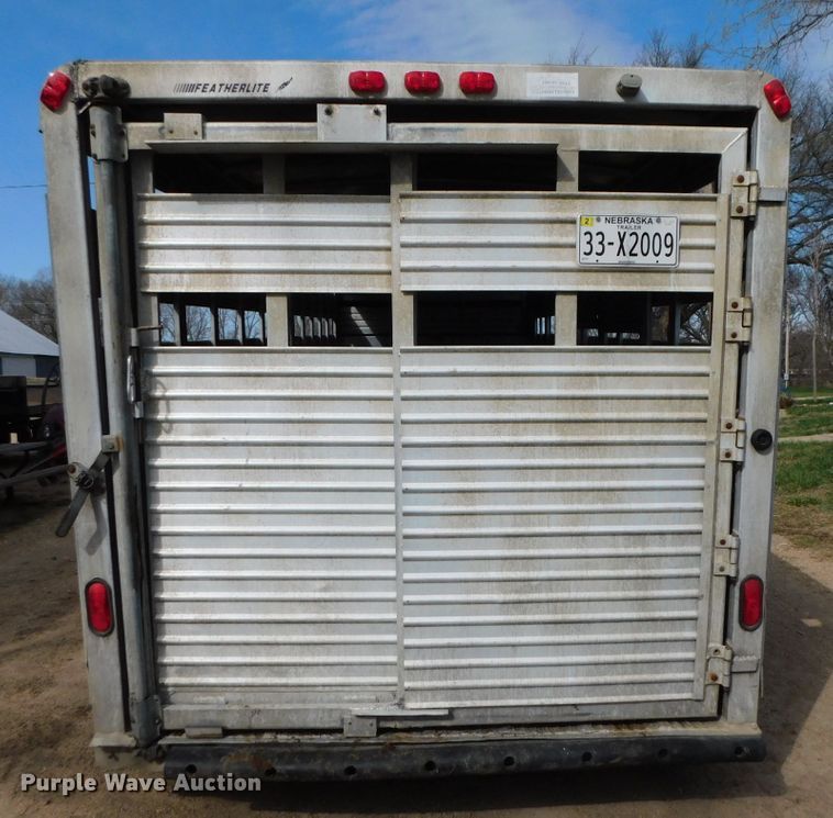 image for item DJ5997 1990 Featherlite GN720 livestock trailer