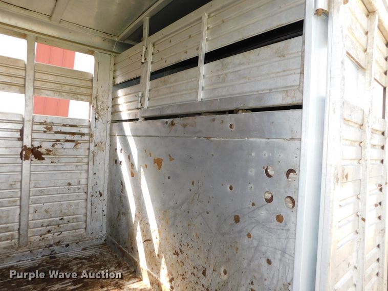 image for item DJ5997 1990 Featherlite GN720 livestock trailer
