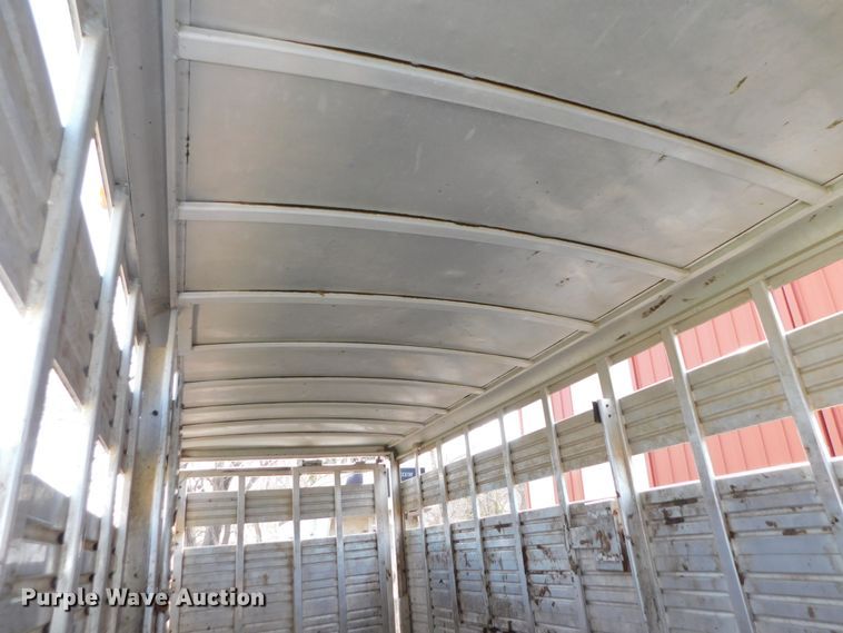 image for item DJ5997 1990 Featherlite GN720 livestock trailer