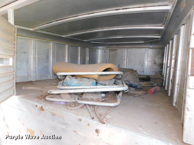 image for item DJ5997 1990 Featherlite GN720 livestock trailer