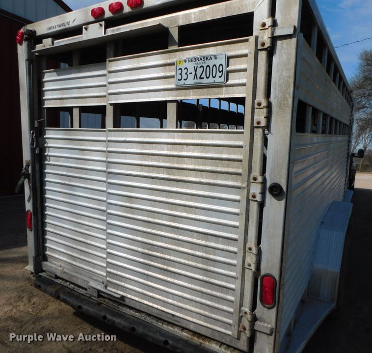image for item DJ5997 1990 Featherlite GN720 livestock trailer