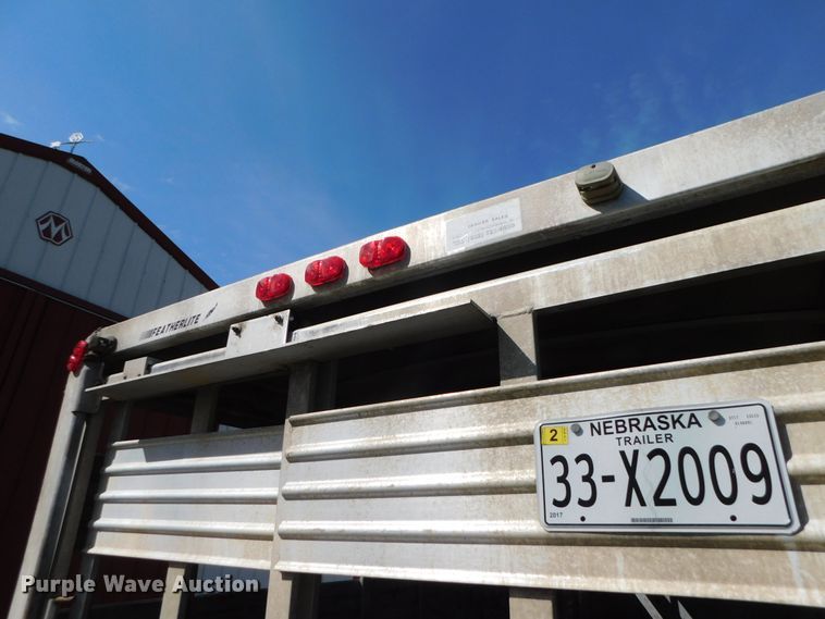 image for item DJ5997 1990 Featherlite GN720 livestock trailer