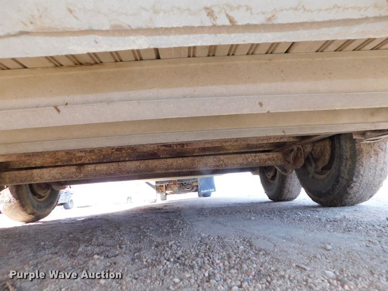image for item DJ5997 1990 Featherlite GN720 livestock trailer