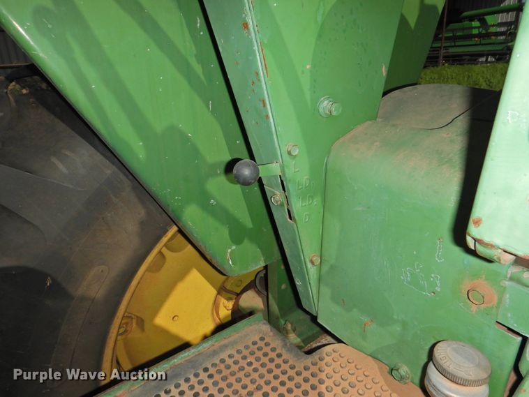 image for item DJ8344 1972 John Deere 4020  tractor