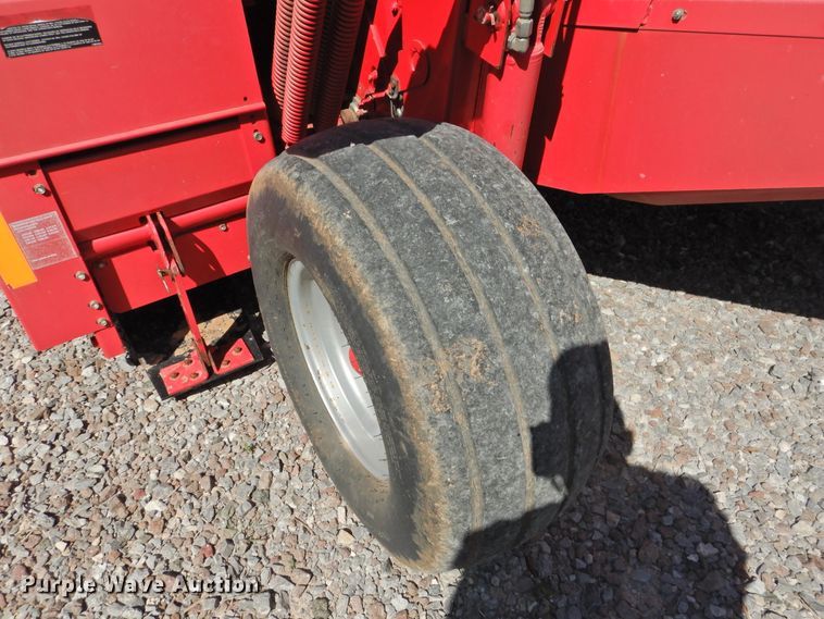 image for item DJ8353 2010 Massey-Ferguson 1375  windrower