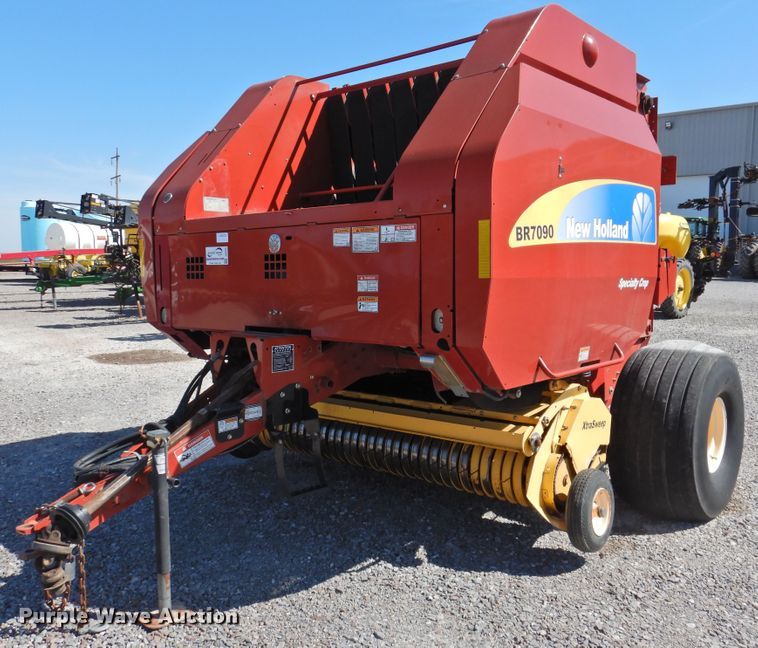 image for item DJ8355 2012 New Holland BR7090  round baler