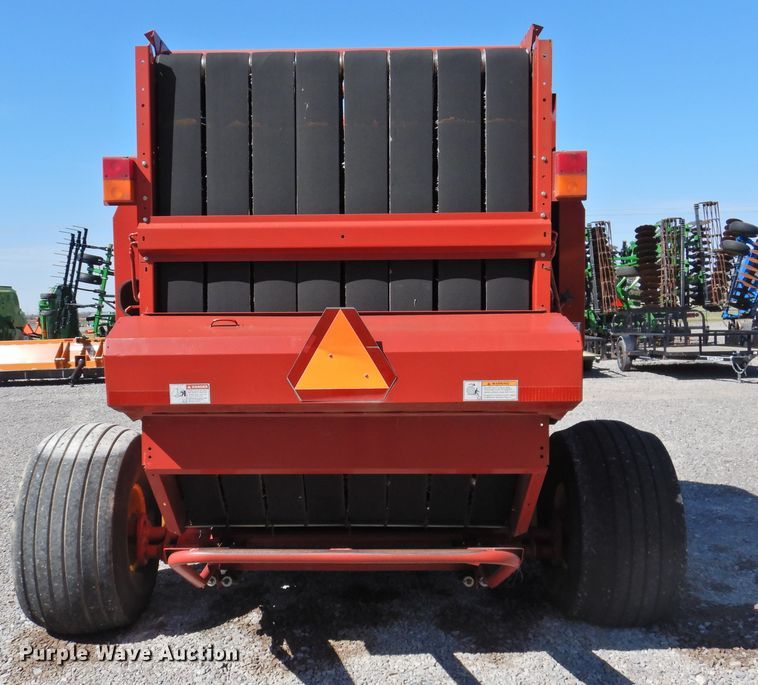 image for item DJ8355 2012 New Holland BR7090  round baler