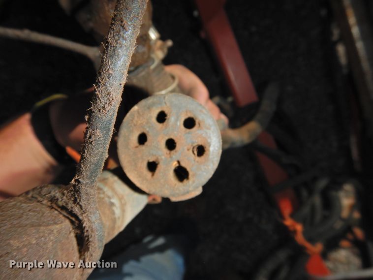 image for item DJ8355 2012 New Holland BR7090  round baler