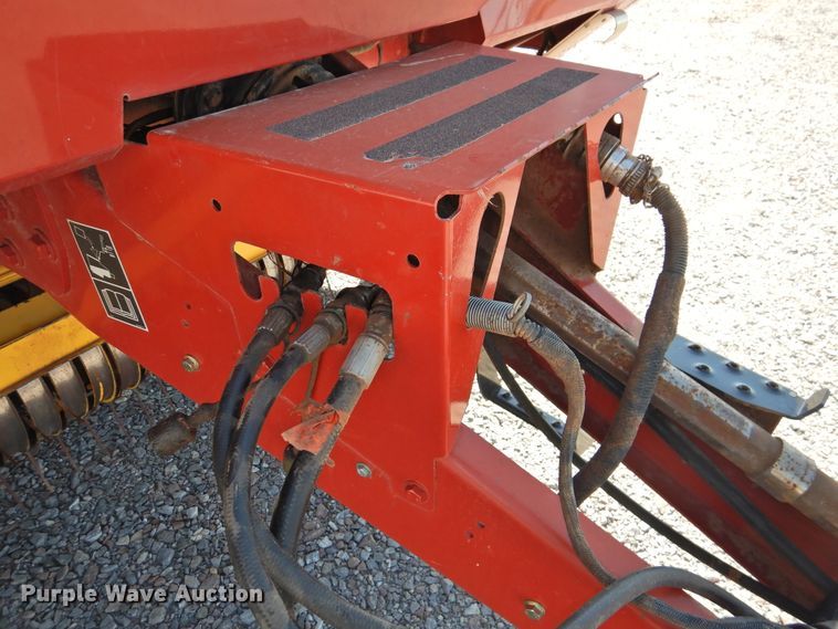 image for item DJ8355 2012 New Holland BR7090  round baler