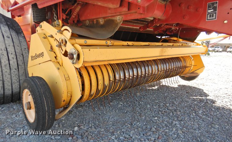 image for item DJ8355 2012 New Holland BR7090  round baler