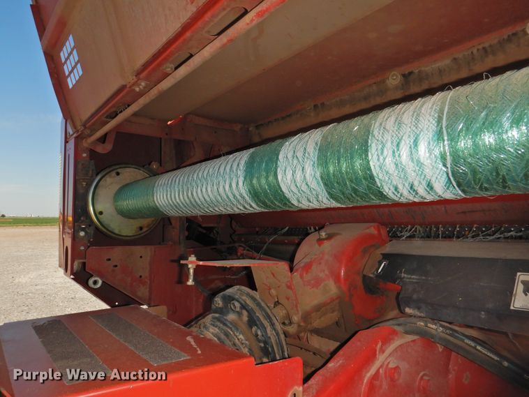 image for item DJ8355 2012 New Holland BR7090  round baler