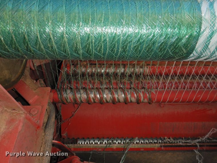 image for item DJ8355 2012 New Holland BR7090  round baler