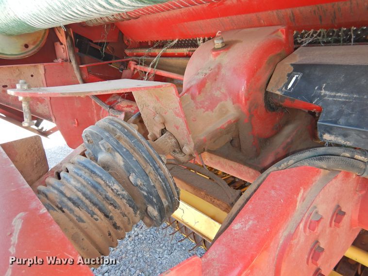 image for item DJ8355 2012 New Holland BR7090  round baler