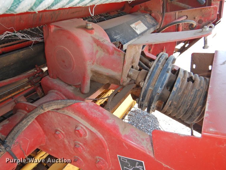 image for item DJ8355 2012 New Holland BR7090  round baler