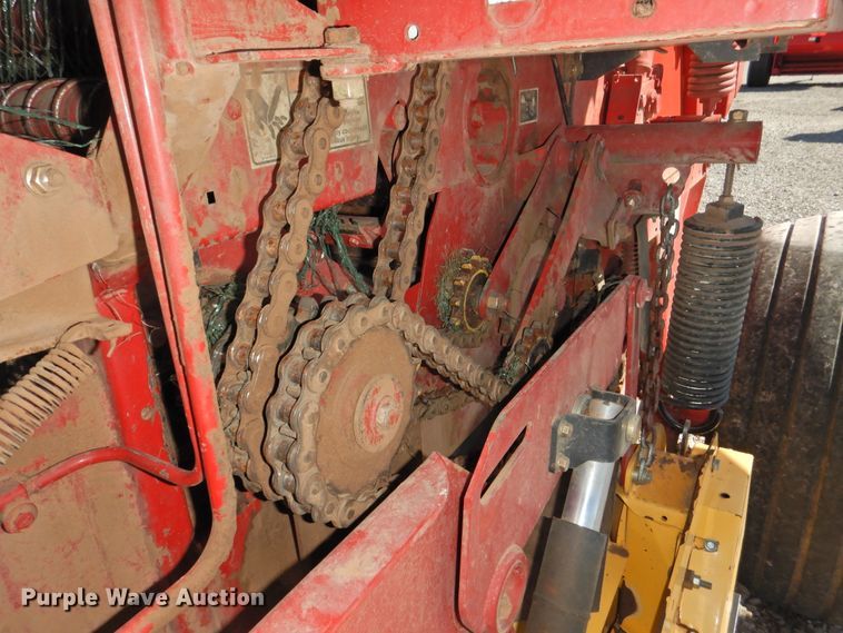 image for item DJ8355 2012 New Holland BR7090  round baler