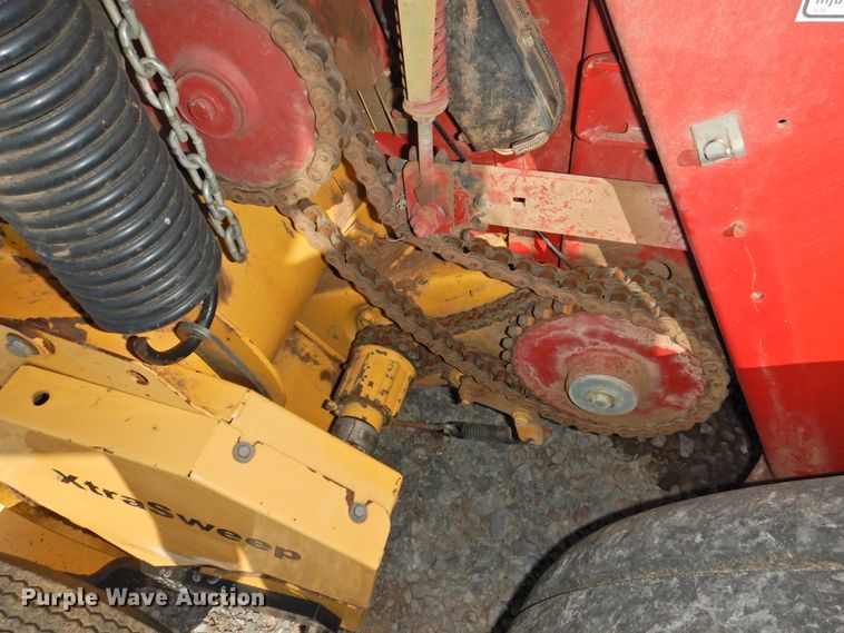 image for item DJ8355 2012 New Holland BR7090  round baler