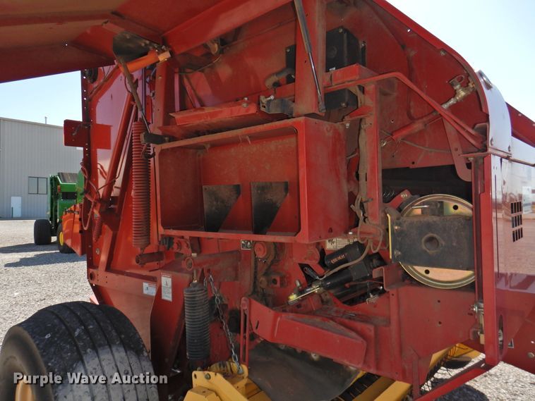 image for item DJ8355 2012 New Holland BR7090  round baler