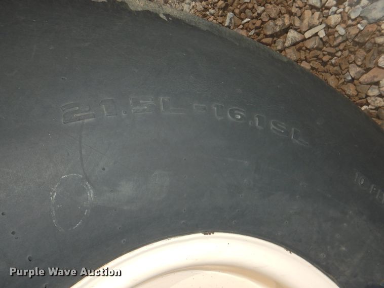 image for item DJ8355 2012 New Holland BR7090  round baler