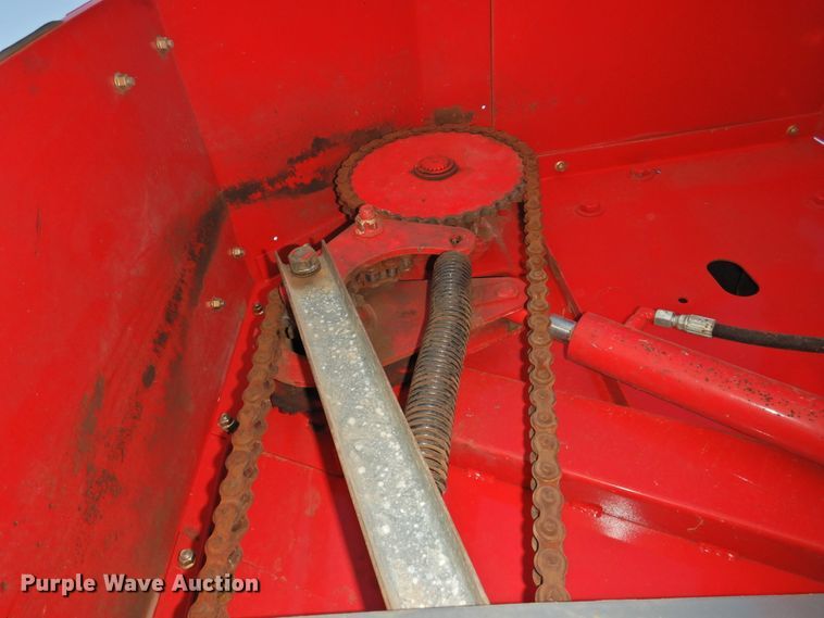 image for item DJ8356 2011 Massey-Ferguson 2856A  round baler