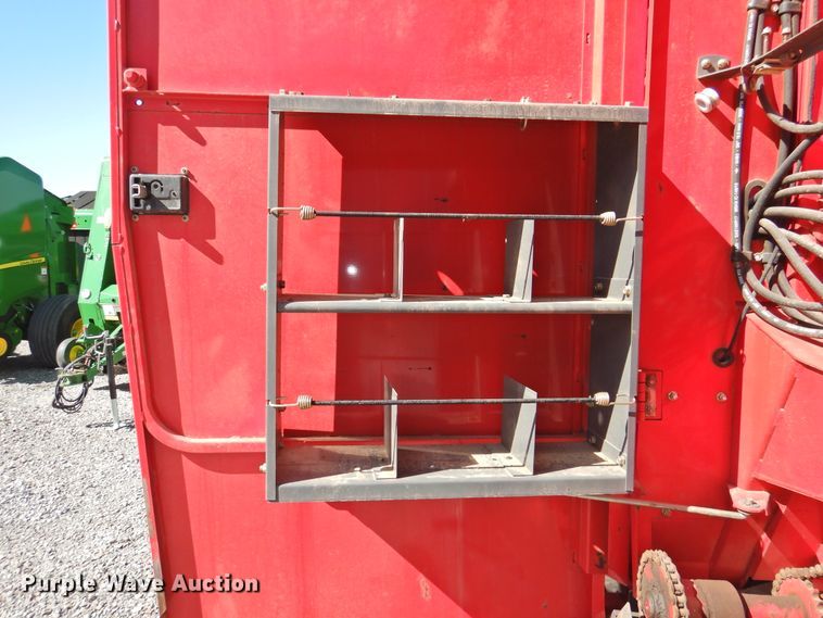 image for item DJ8356 2011 Massey-Ferguson 2856A  round baler