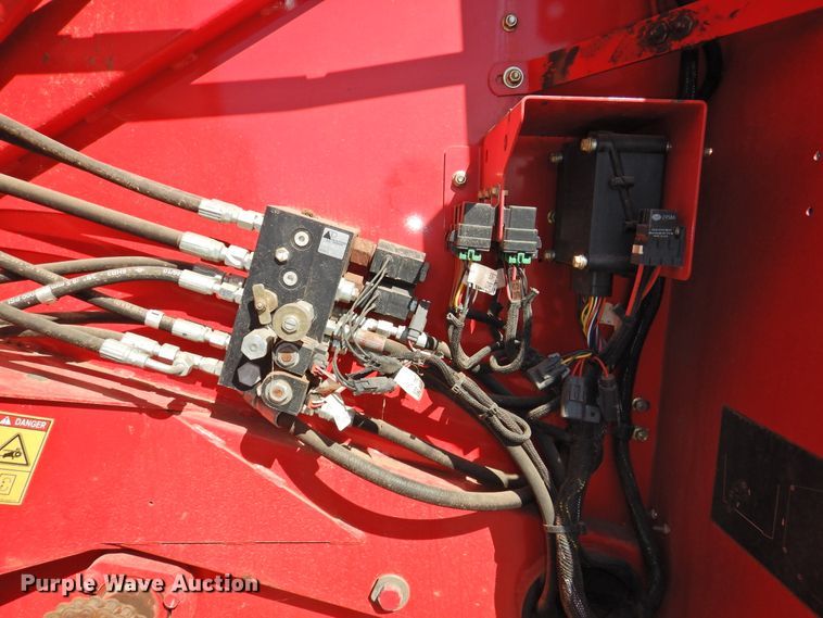 image for item DJ8356 2011 Massey-Ferguson 2856A  round baler