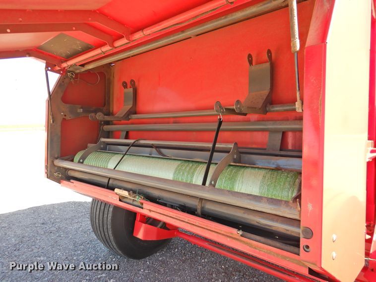 image for item DJ8356 2011 Massey-Ferguson 2856A  round baler