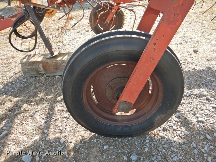 image for item DJ8361 New Holland hay rake