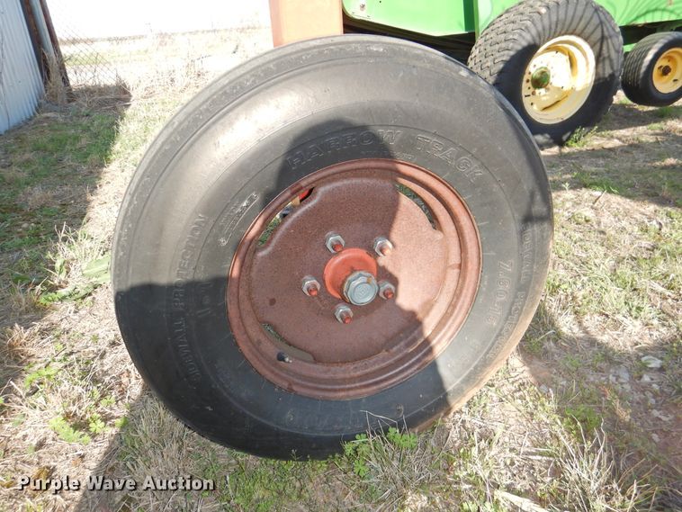 image for item DJ8361 New Holland hay rake