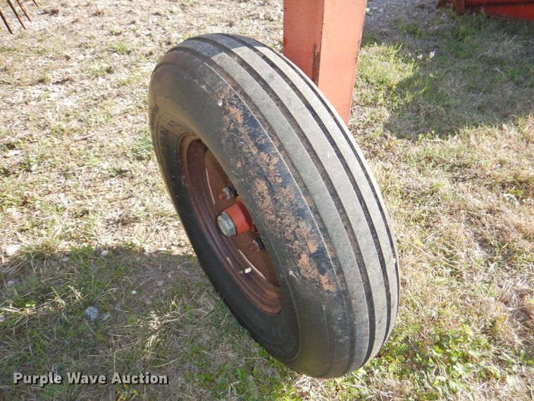 image for item DJ8361 New Holland hay rake