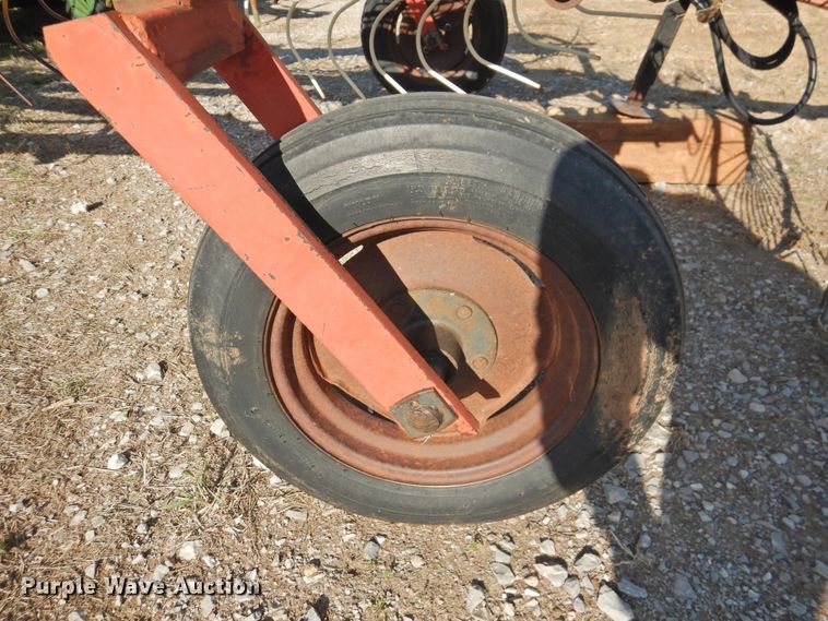 image for item DJ8361 New Holland hay rake