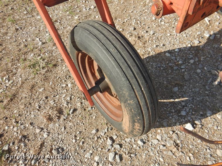 image for item DJ8361 New Holland hay rake