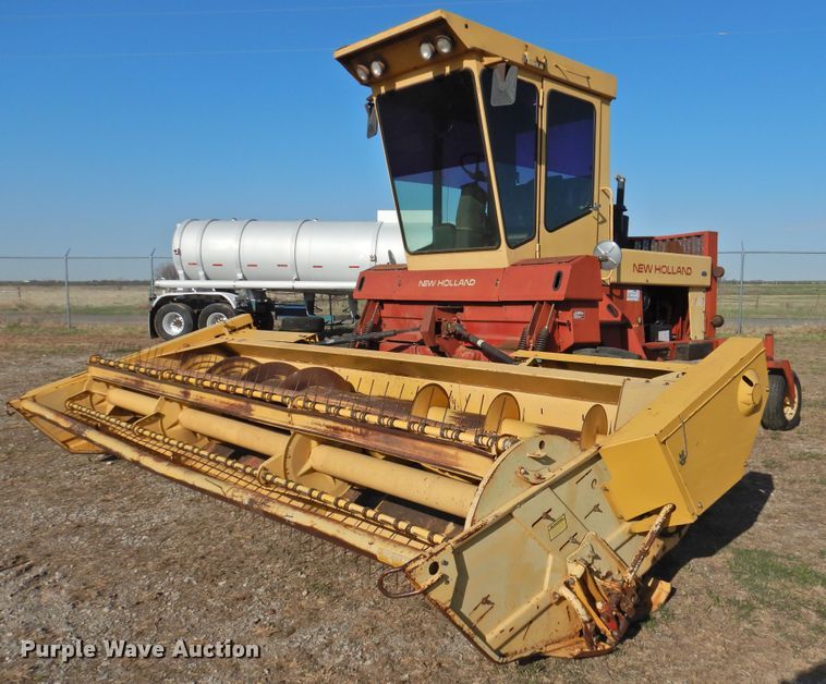 image for item DJ8362 1992 New Holland 1118  windrower