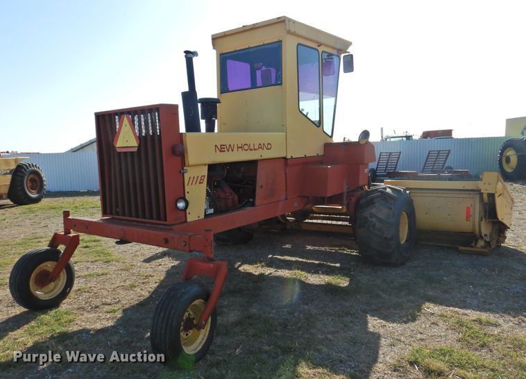 image for item DJ8362 1992 New Holland 1118  windrower
