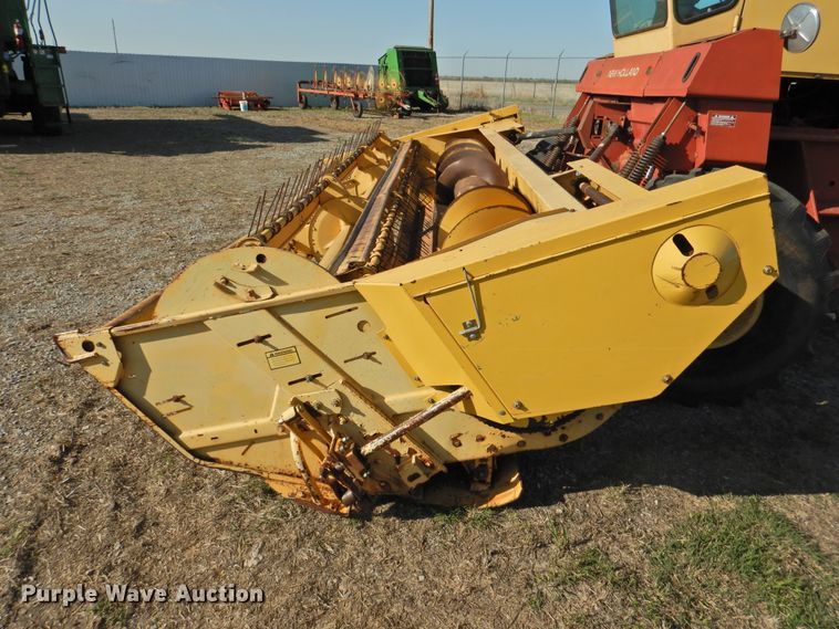 image for item DJ8362 1992 New Holland 1118  windrower