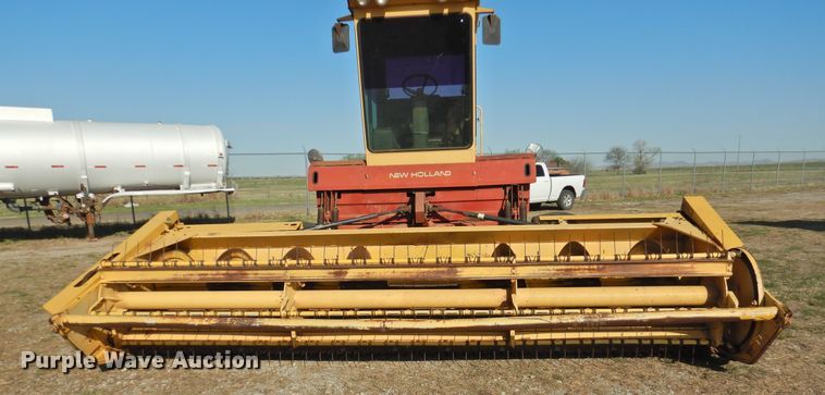 image for item DJ8362 1992 New Holland 1118  windrower